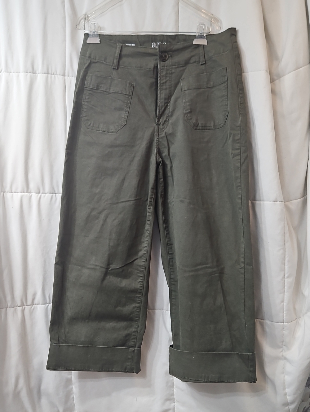 Women's Olive Green Wide-Leg Crop Pants